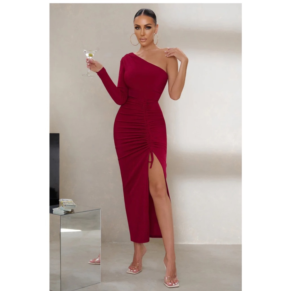 club London one sleeve dress … so flattering! Worn once… perfect condition!